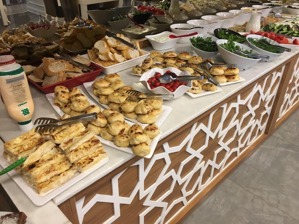 Start Hotel Antalya Bagian luar foto