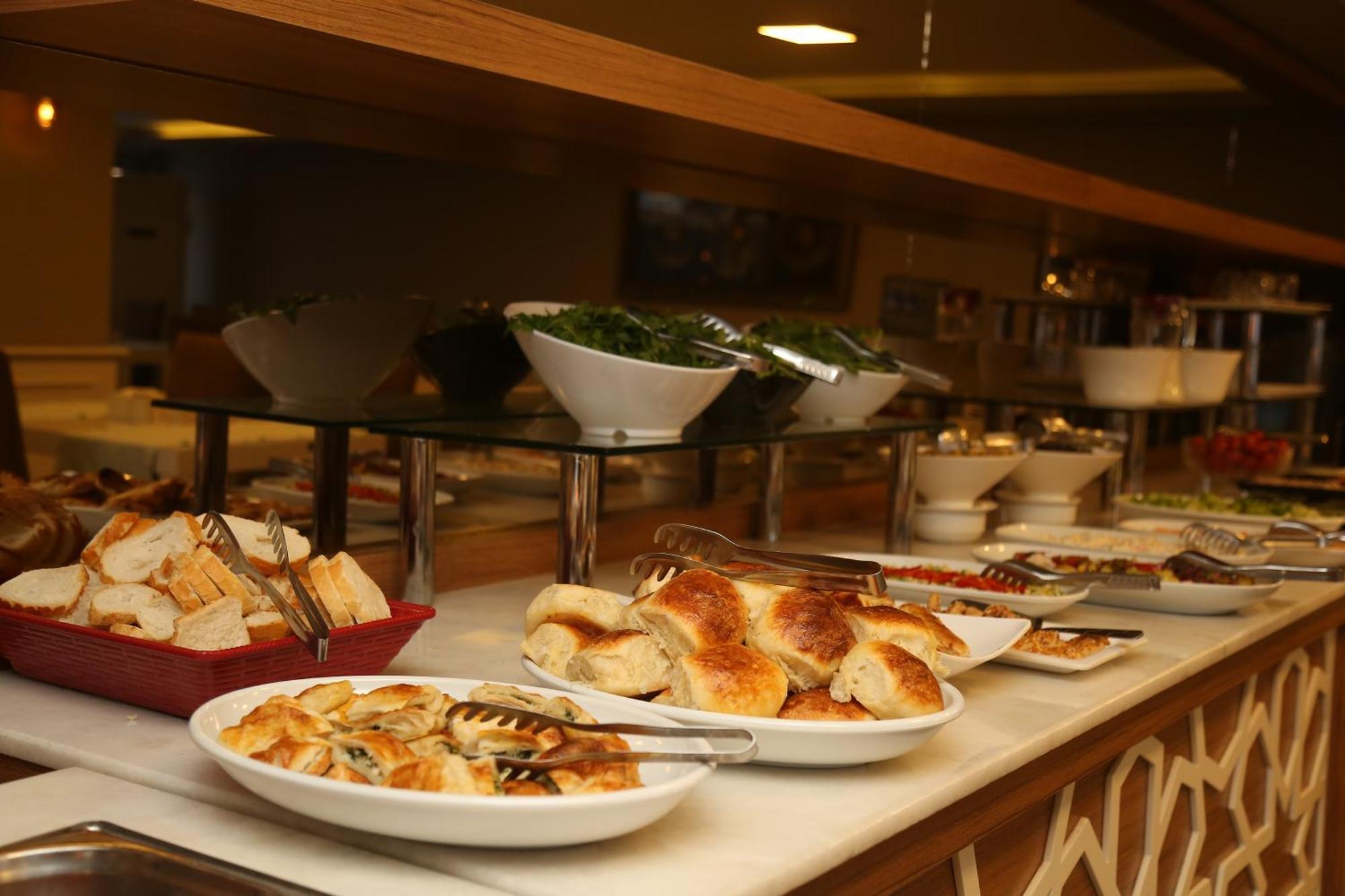 Start Hotel Antalya Bagian luar foto