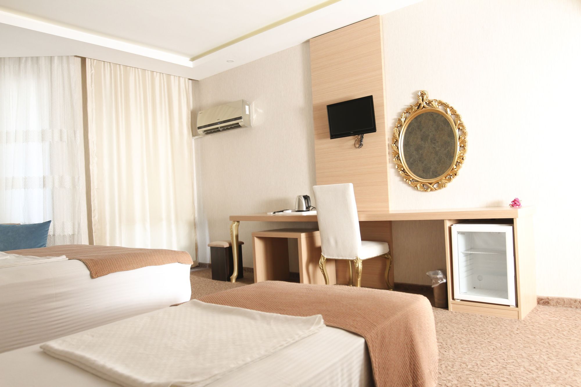 Start Hotel Antalya Bagian luar foto